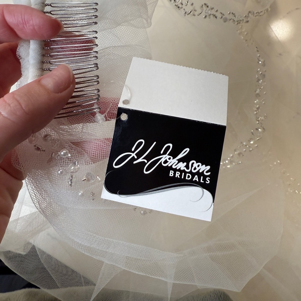 JL Johnson Bridals Veil with Silver Accents